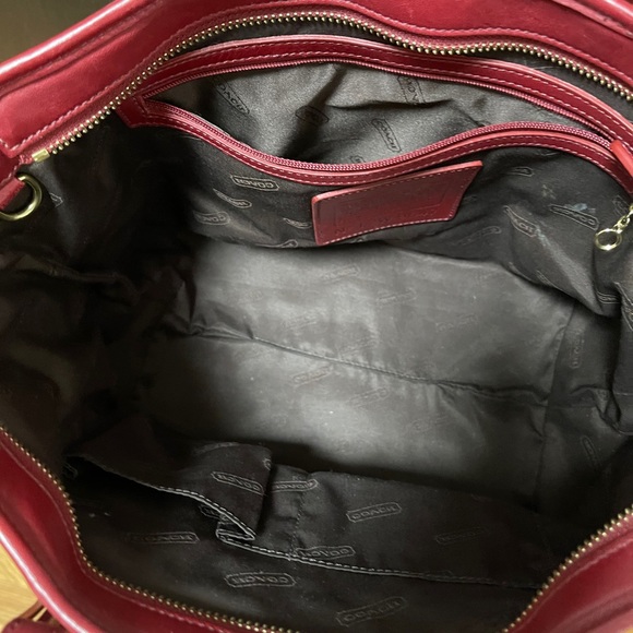 Coach red purse 👛 ❤️❤️❤️ - Picture 4 of 9